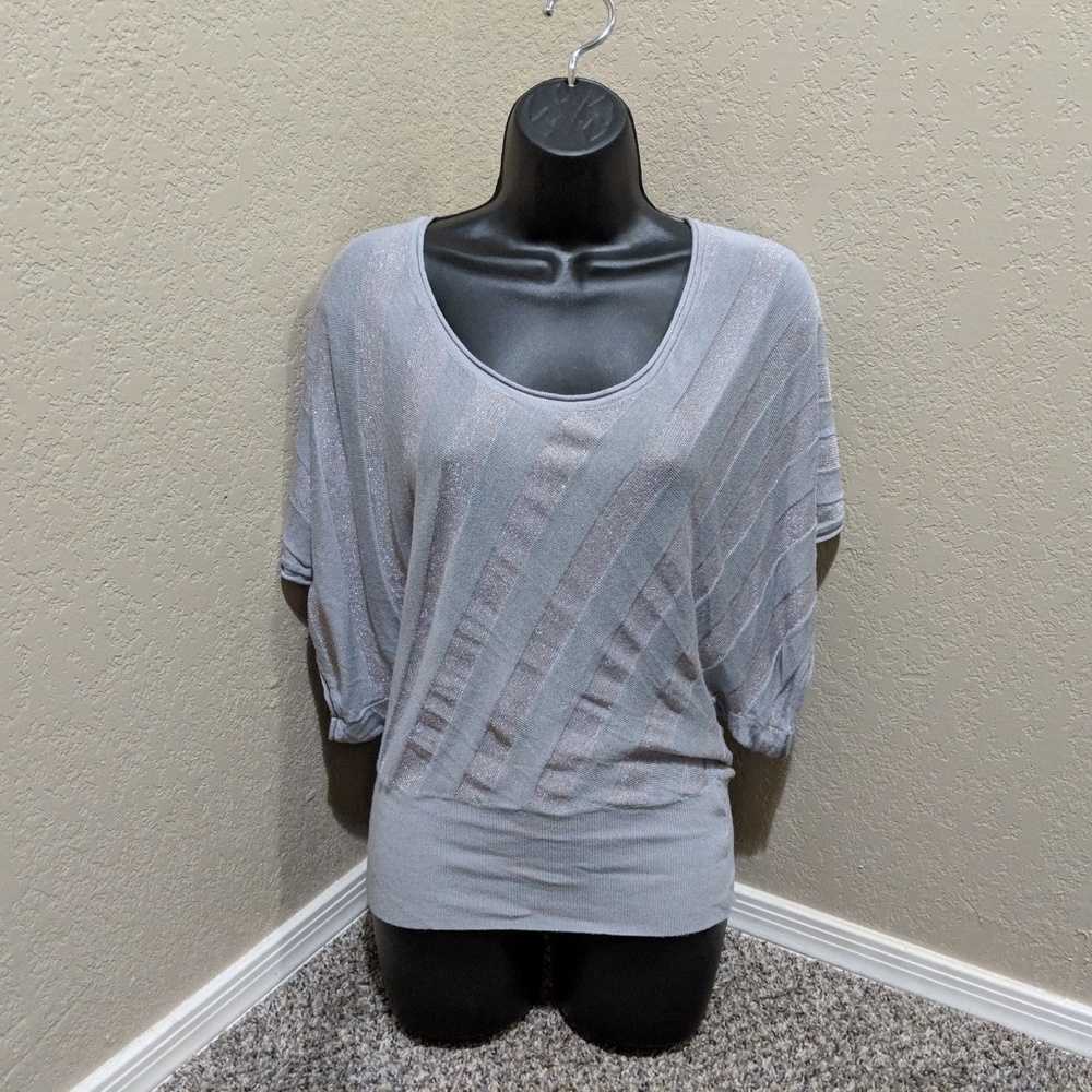 BeBe Gray Striped Shimmer Batwing Blouse M - Picture 3 of 5